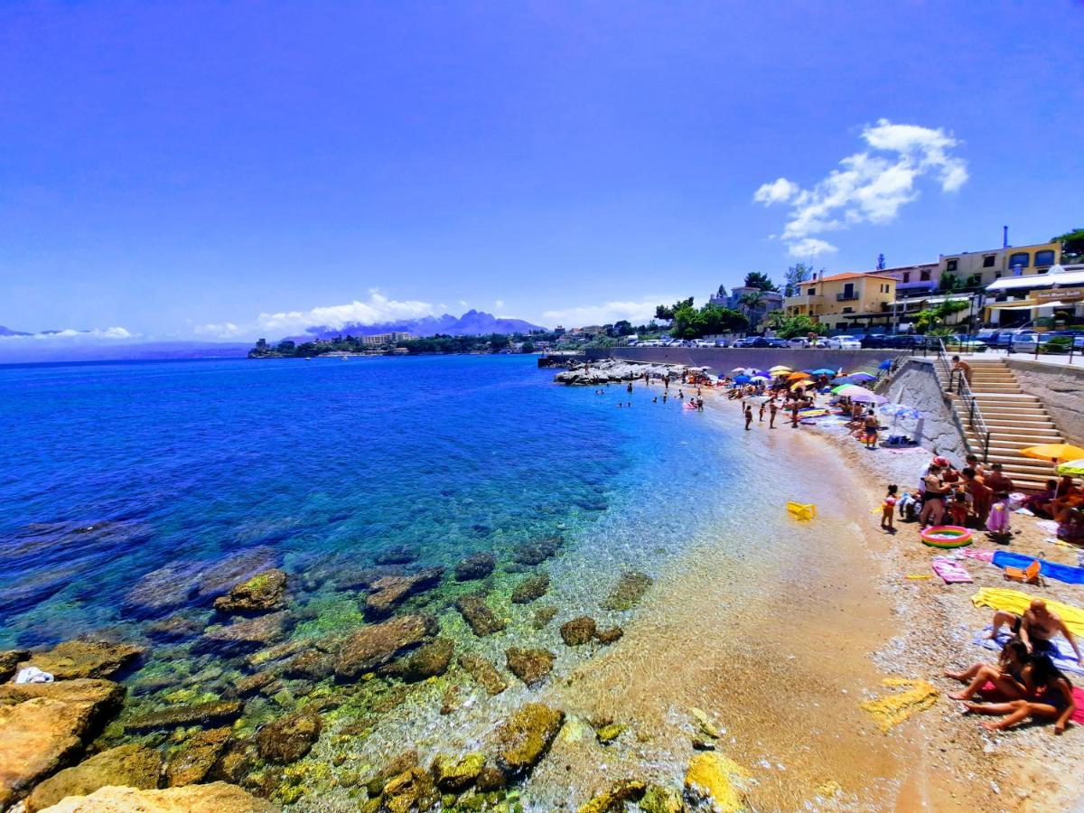 サンタ・フラーヴィアSeafront House Gabbiano Azzurroアパートメント エクステリア 写真