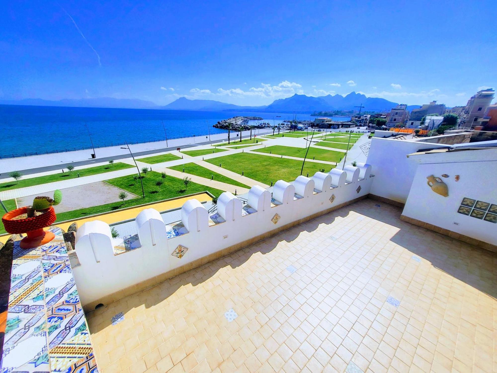 サンタ・フラーヴィアSeafront House Gabbiano Azzurroアパートメント エクステリア 写真